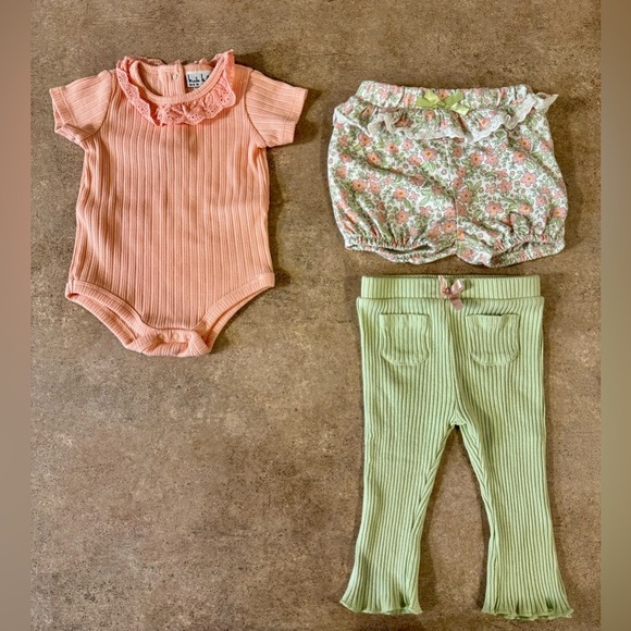 Nicole Miller - 6/9 Month Three piece Peach and Green Set -NWOT - Picture 3 of 14